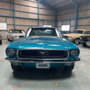 FORD MUSTANG FASTBACKのサムネイル